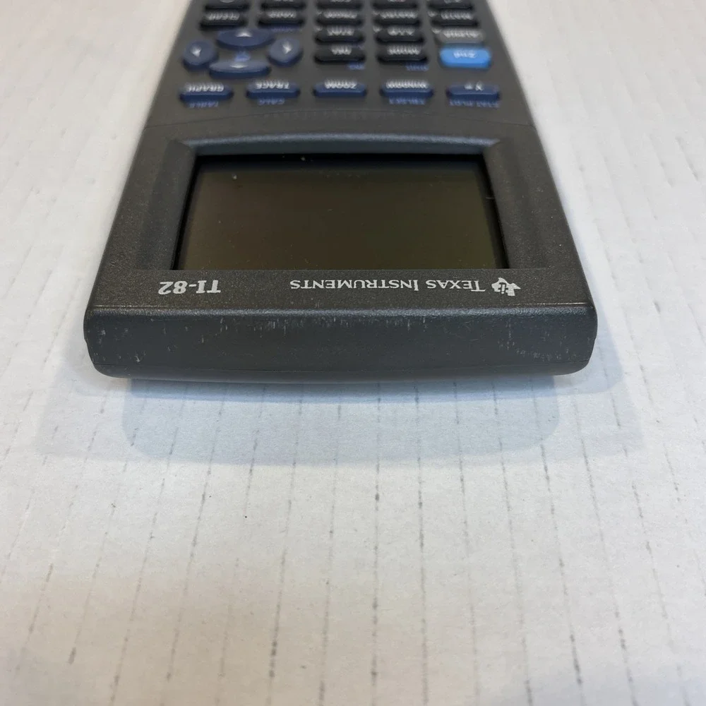 Texas Instruments TI-82  Graphing Calculator Vintage 1999